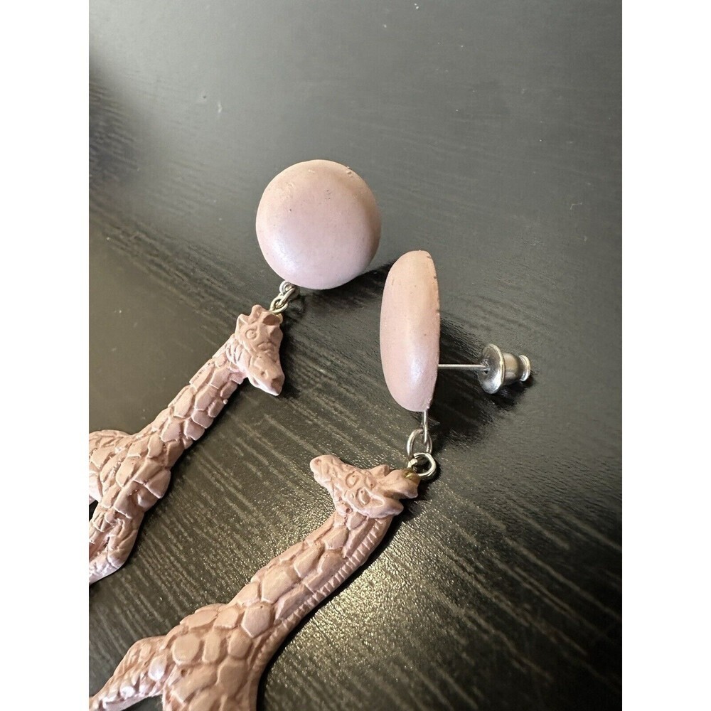 Vintage‎ Giraffe Earrings Neutral Posts 3 Inch Dangle Beige Tan Mauve - Picture 4 of 4